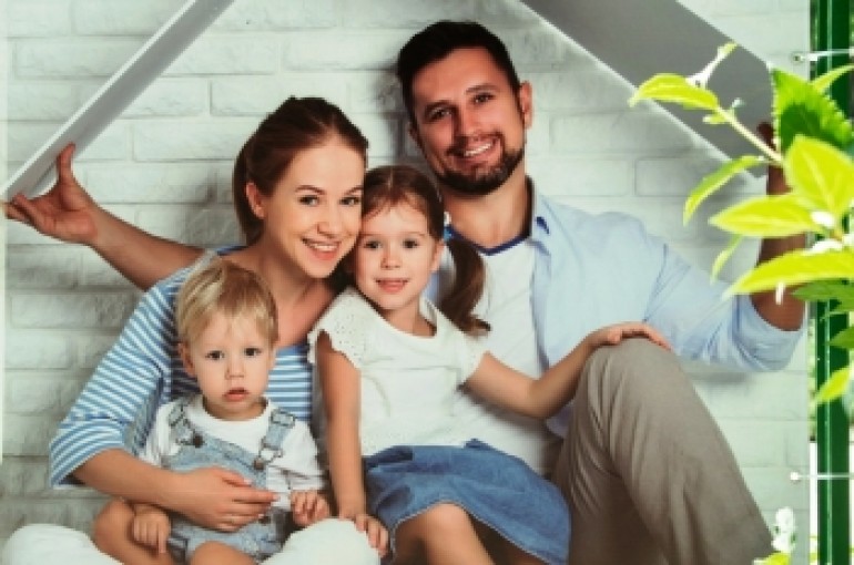 Din 1 iulie, părinţii care revin la muncă au dreptul la indemnizaţia pentru îngrijirea copilului Din 1 iulie, părinţii care revin la muncă au dreptul la indemnizaţia pentru îngrijirea copilului