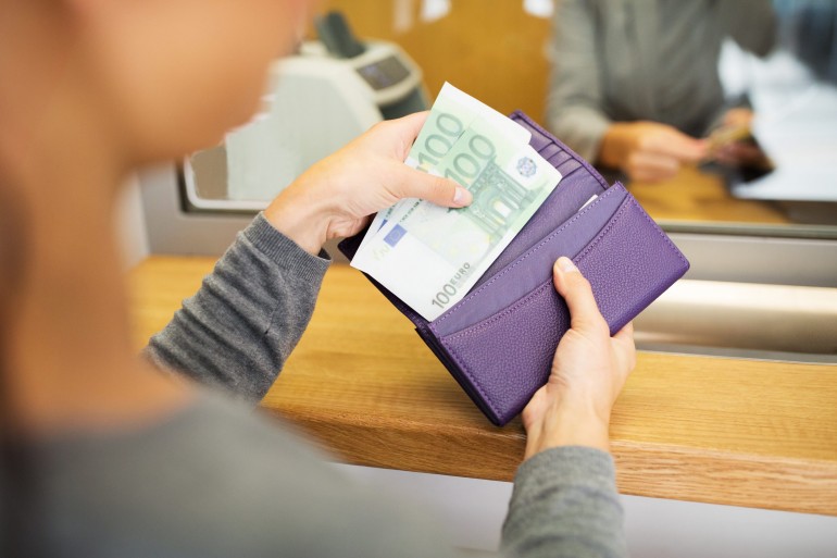 Domeniile cu cel mai bine și cel mai prost plătiți angajați din Moldova, în primele luni ale anului 2020 Domeniile cu cel mai bine și cel mai prost plătiți angajați din Moldova, în primele luni ale anului 2020