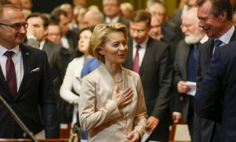 Comisia Europeană vrea ca TOATE ţările membre să stabilească un salariu minim egal cu 60% din salariul mediu din fiecare stat Comisia Europeană vrea ca TOATE ţările membre să stabilească un salariu minim egal cu 60% din salariul mediu din fiecare stat