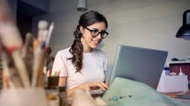 Cum să rămâi optimist și productiv în timp ce muncești de acasă din cauza coronavirusului Cum să rămâi optimist și productiv în timp ce muncești de acasă din cauza coronavirusului