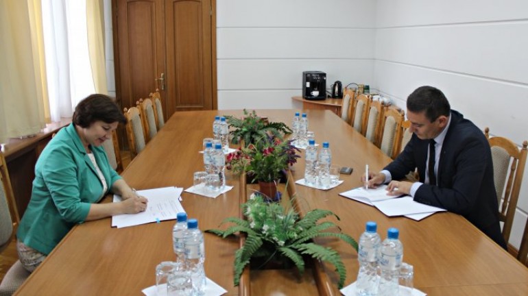 MSMPS va colabora cu Camera de Comert si Industrie privind dezvoltarea pietii fortei de munca in Moldova MSMPS va colabora cu Camera de Comert si Industrie privind dezvoltarea pietii fortei de munca in Moldova